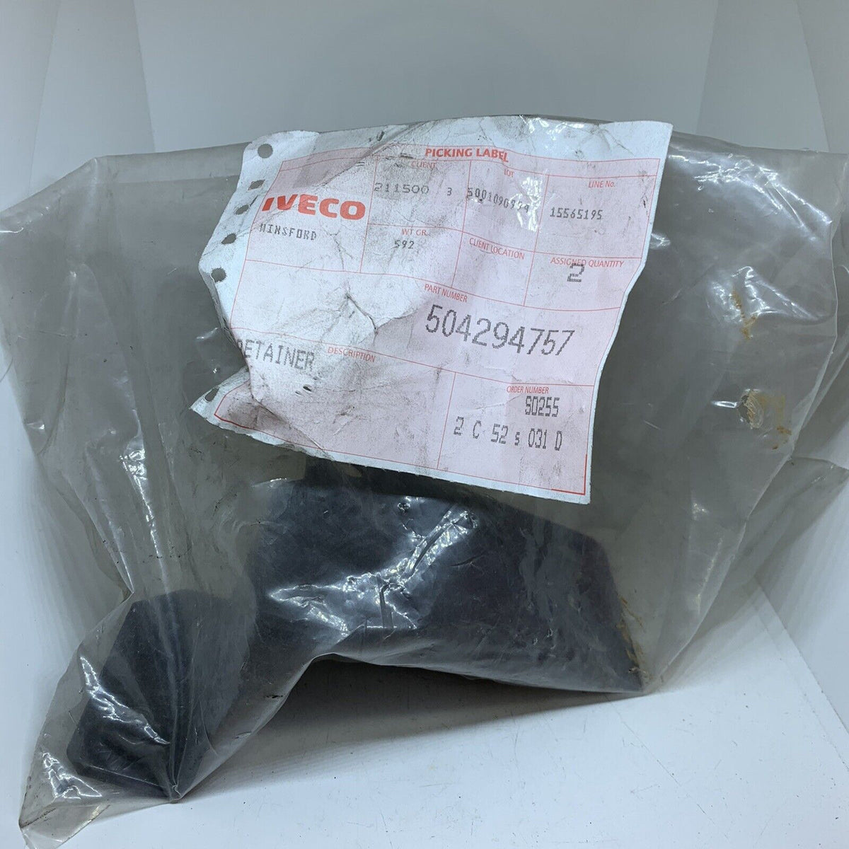 Genuine IVECO Retainer 504294757 – Genuine Parts Ltd