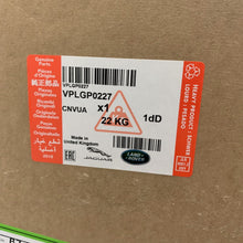 Load image into Gallery viewer, LAND ROVER RANGE ROVER IV L405 Right Hand Body Side Step VPLGP0227 NEW GENUINE