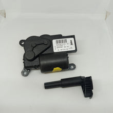 Load image into Gallery viewer, NEW GENUINE AUDI A3 8PA LEFT HEATER FLAPER MOTOR ACTUATOR - 5Q0898511B