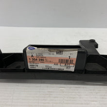 Load image into Gallery viewer, Genuine FORD FOCUS MK2 REAR BUMPER MOUNTING BRACKET 1354285