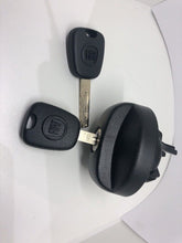 Load image into Gallery viewer, Genuine Fiat Ulysse Scudo Lancia Phedra Fuel Cap &amp; 2 Keys Part Number 9467139480