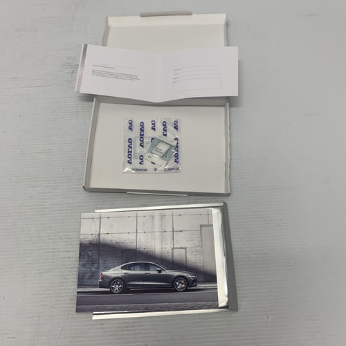 1x Brand new original Trunk Emblem Badge Kit Genuine Volvo - 31664358