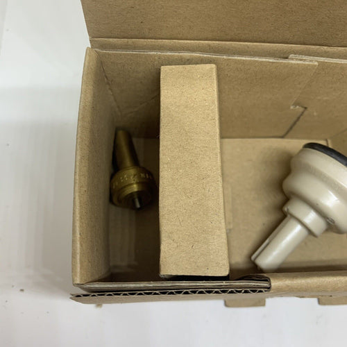 Genu Audi A3 Sportback Skoda Octavia Thermostat Coolant 03C121110F