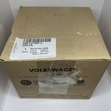 Load image into Gallery viewer, Genuine Volkswagen seat EGR VALVE 045131501l