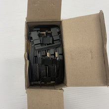 Load image into Gallery viewer, GENUINE KIA SOUL FRONT BRAKE PADS 58101B2A10 NEW FAST FREE POSTAGE EXC VALUE!