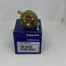 Load image into Gallery viewer, Genuine Volvo V70 S70 XC70 S80 S60 XC90 Fog Light Bulb Holder (Left or Right)