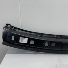 Load image into Gallery viewer, Genuine Volkswagen Crafter 30 panel van Roof Frame 2E0817505 Brand New Genuine