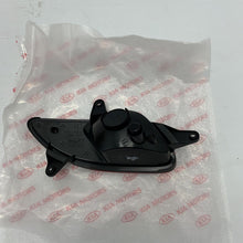 Load image into Gallery viewer, Genuine KIA CEED 2006-2009 5DR HATCH LH PASSENGER REAR REFLECTOR 924011H100