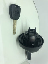 Load image into Gallery viewer, Genuine Fiat Ulysse Scudo Lancia Phedra Fuel Cap &amp; 2 Keys Part Number 9467139480