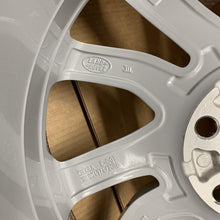 Load image into Gallery viewer, Genuine and Rover Range Rover Discovery Sport 15- Wheel LR073533