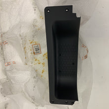 Load image into Gallery viewer, Genuine 2007 Iveco Daily 35S12 MWB 2.3 OSF Door Step Trim Cover 500312441