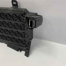 Load image into Gallery viewer, Genuine Land Rover Discovery sport 15 evoque 19- upper shutter LR181548