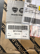 Load image into Gallery viewer, Genuine Fiat Ducato Front Brakes Kit Discs And Pads 71772597