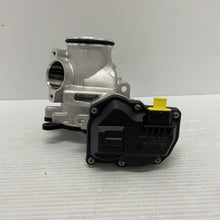 Load image into Gallery viewer, GENUINE Range Rover Evoque Discovery Sport 2.0 Diesel EGR Valve LR077847