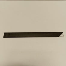 Load image into Gallery viewer, NEW GENUINE LAND ROVER FREELANDER 2 DOOR OUTSIDE REAR LEFT MOULDING - LR001671