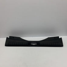 Load image into Gallery viewer, Genuine Land Rover Range Rover Evoque 12- Tailgate scuff plate lr061563