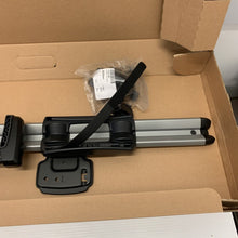 Load image into Gallery viewer, Genuine Land Rover Range Rover Bicycle Mounting Kit vplzr0186