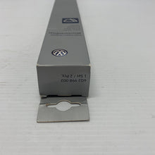 Load image into Gallery viewer, Genuine Volkswagen VW Polo 9N 05-09 Front Windscreen Wiper Blades set 6Q2998002