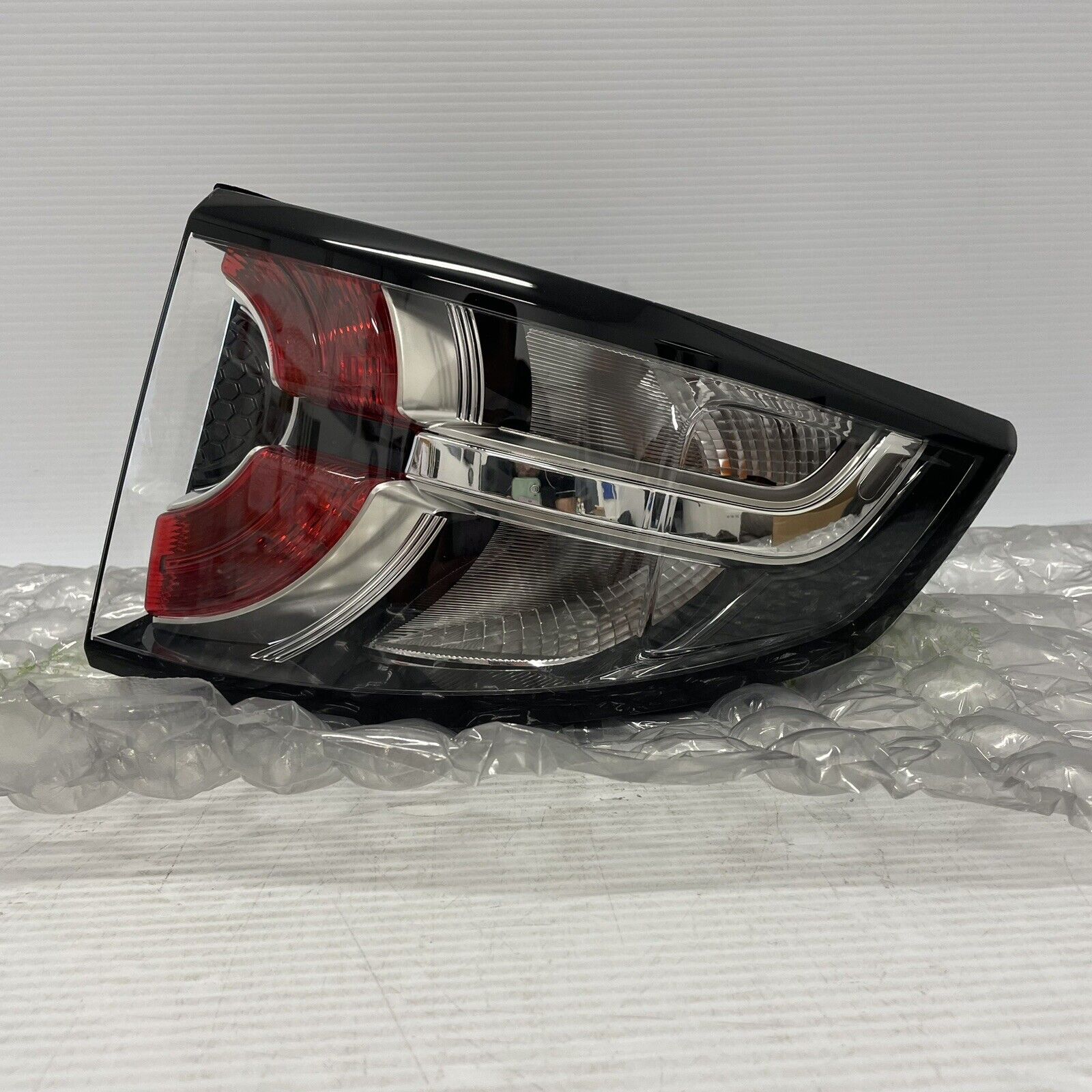 2015-2019 LAND ROVER DISCOVERY SPORT L550 REAR LEFT THIRD ROW SEAT BELT 2015-2019 LAND ROVER DISCOVERY SPORT L550 REAR LEFT THIRD ROW SEAT BELT