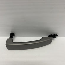 Load image into Gallery viewer, OEM LAND ROVER FREELANDER 2 L359 FRONT DOOR EXTERION HANDLE LR023343 GENUINE