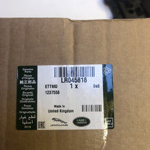 Load image into Gallery viewer, RANGE ROVER 2013> &amp; RR SPORT 2014> REAR DOOR PANEL TRIM RIGHT !GENUINE! LR045818