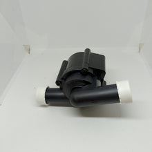 Load image into Gallery viewer, NEW Genuine Land Rover/Range Rover Discovery/New Defender Water Pump LR099524