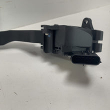 Load image into Gallery viewer, Throttle Pedal UK RHD Skoda Rapid / Seat Toledo 6R2721503F New Genuine Seat part