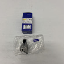 Load image into Gallery viewer, Genuine Volvo S40 V40 Fuel Injection Idle AirControl Valve CONTROL SLIDE 8670419