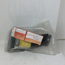 Load image into Gallery viewer, GENUINE RENAULT FRONT WING BRACKET (FRONT) (7782160763)