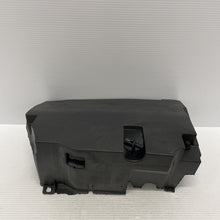 Load image into Gallery viewer, Genuine Volkswagen Oil Sump Cover Camper/Multivan/TransporterCarvelle 04L103660J