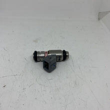 Load image into Gallery viewer, Genuine Renault Fuel Injector 8200025248