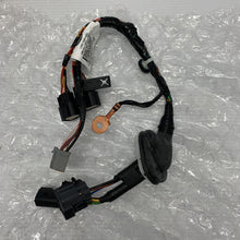 Load image into Gallery viewer, Genuine Land Rover Defender 2020- tow bar wiring lr146117