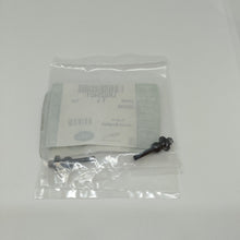 Load image into Gallery viewer, NEW GENUINE LR EVOQUE PARCEL SHELF LOAD COVER STRAP PIN CLIP PIVOT x2 - LR025401