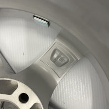 Load image into Gallery viewer, Genuine Dezent Alloy Wheel KBA47672 6J X 15H2