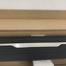 Load image into Gallery viewer, Discovery 5 - Deployable Side Steps - Side Step Plate, Left Side, 18MY Onwards