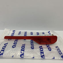 Load image into Gallery viewer, Genuine VOLVO XC40 Rear Right Fog Light Assembly 32228783