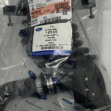 Load image into Gallery viewer, Genuine Ford Focus Mk2 C-Max Induction Air Box Intake Hose Pipe 1673572