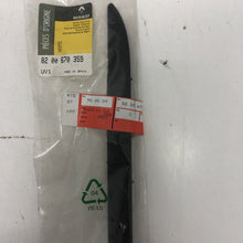 Load image into Gallery viewer, GENUINE RENAULT REAR ROOF MOULDING (8200670359)