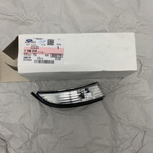 Load image into Gallery viewer, Genuine Ford FIESTA Wing Mirror Indicator Lens R/H  (2008-2017)  1748314