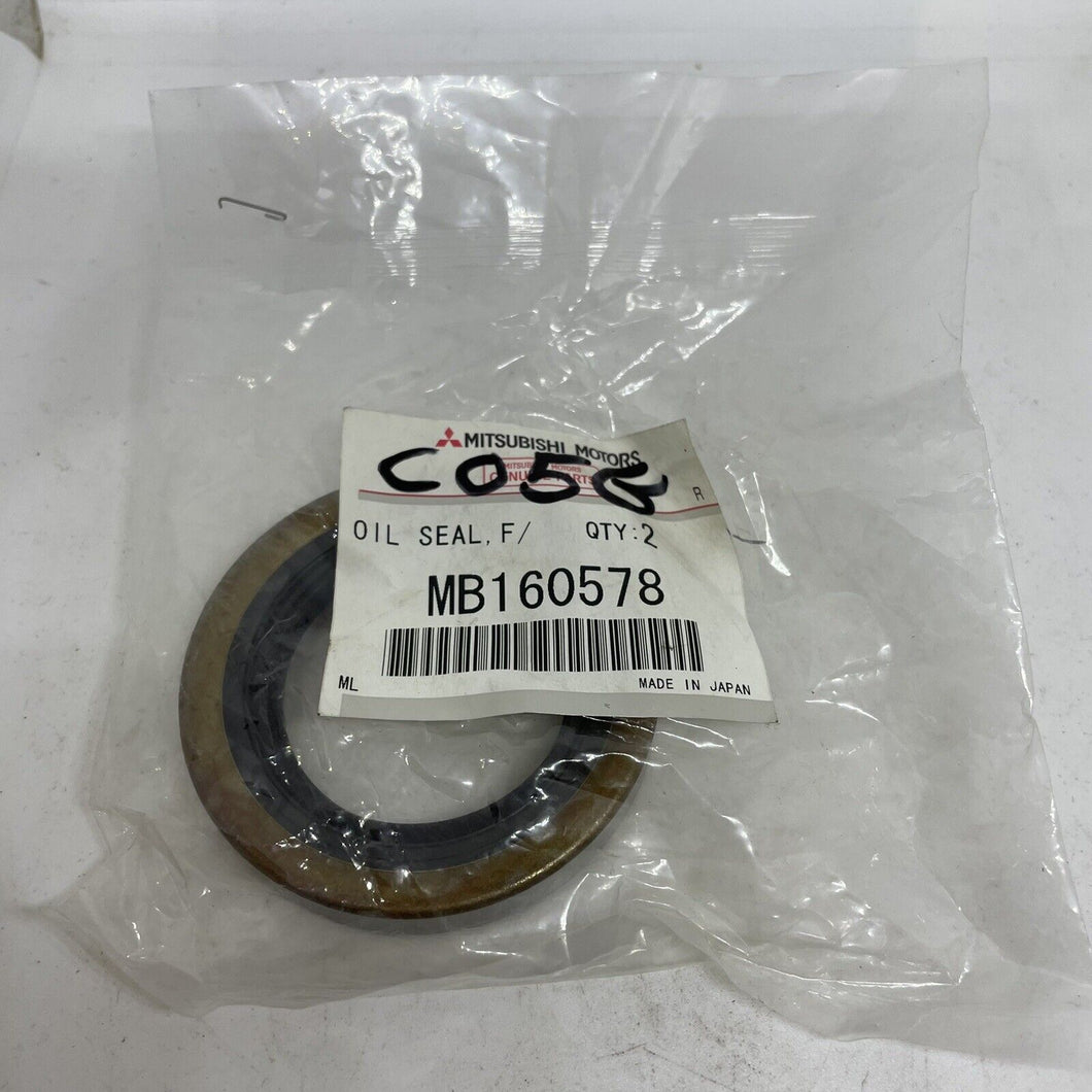 FRONT DIFFERENTIAL PINION SEAL  MITSUBISHI SHOGUN PININ PAJERO PININ mb160578