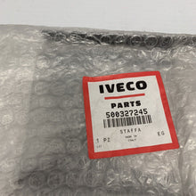 Load image into Gallery viewer, Genuine IVECO Retainer 500327245
