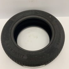 Load image into Gallery viewer, Genuine continental 235 60 r17 102v 235/60/r17