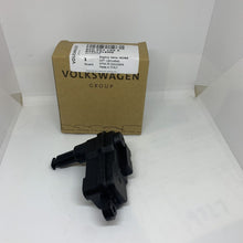 Load image into Gallery viewer, 8V0862159A AUDI A6 C8 ALLROAD 4 FUEL DOOR CLOSURE ACTUATOR MOTOR