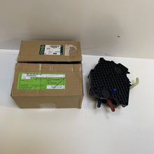 Load image into Gallery viewer, GENUINE Land Rover discovery sport 15- Range Rover evoque 12- actuator LR066925