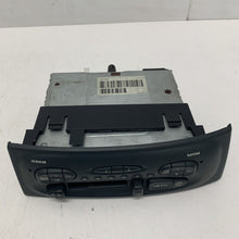 Load image into Gallery viewer, GENUIN RENAULT RADIO 7700841309