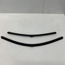 Load image into Gallery viewer, Original VAG Aero Windshield Wiper Wiper Wiper Blades Front Golf 5 E JZW998002D
