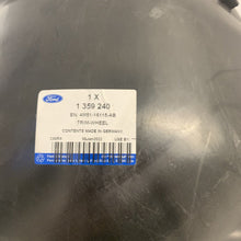 Load image into Gallery viewer, Genuine Ford C-Max Focus Mk2 Front N/S Inner Wheel Arch Lining 1359240