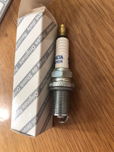 Load image into Gallery viewer, Genuine Fiat Spark Plugs Part No 46551935 Bravo Doblo Panda Multipla