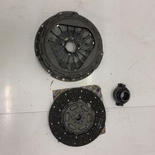 Load image into Gallery viewer, CLUTCH SET ORIGINAL IVECO 2996359 &quot;IVECO EUROCARGO 150 E 23 FP PLATFORM