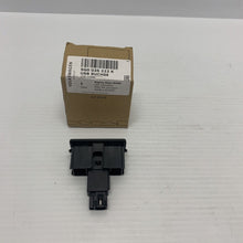 Load image into Gallery viewer, Genuine Volkswagen TOUAREG CR USB Connector 5G0035222K